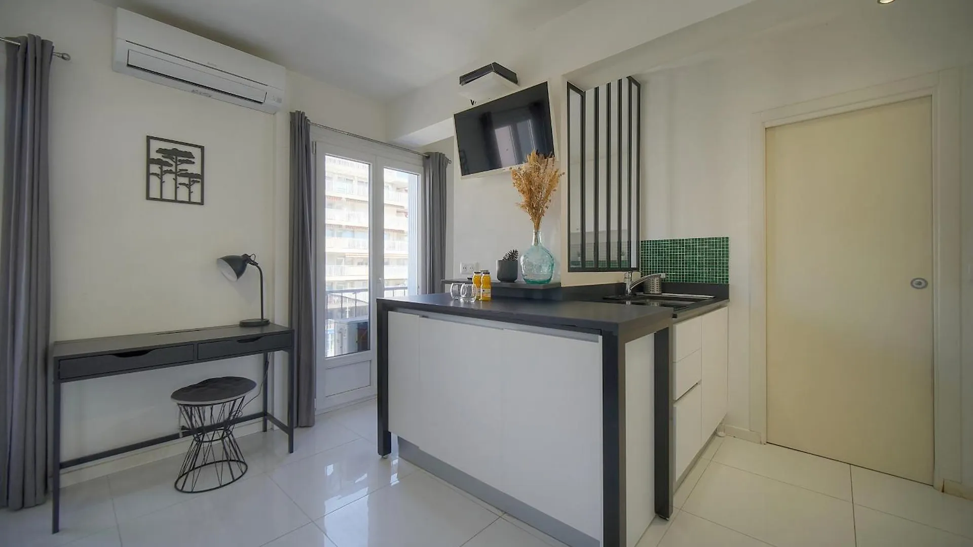 Studio Fonctionnel Et Confortable A0B204 Cannes France