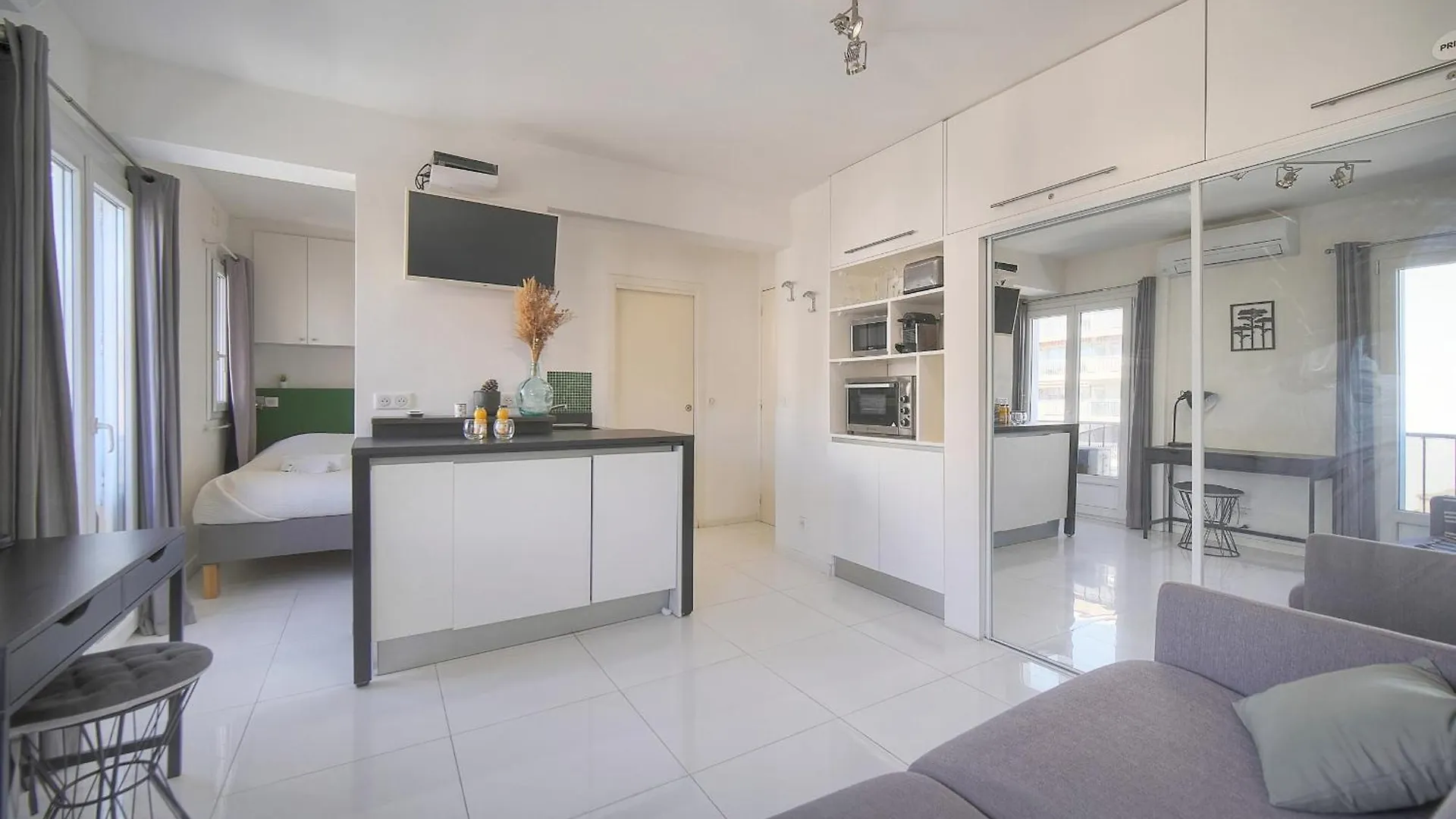 Studio Fonctionnel Et Confortable A0B204 Cannes Apartment